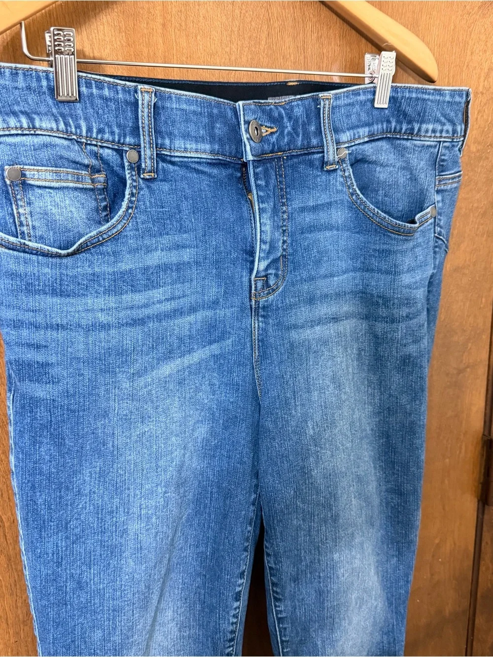 torrid 18 Medium Blue Cropped Bombshell Skinny Jeans